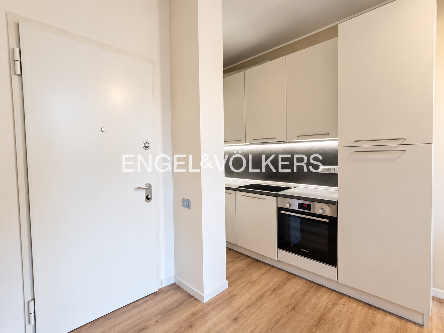 Elegant furnished one-bedroom apartment in Borgo della Paglia