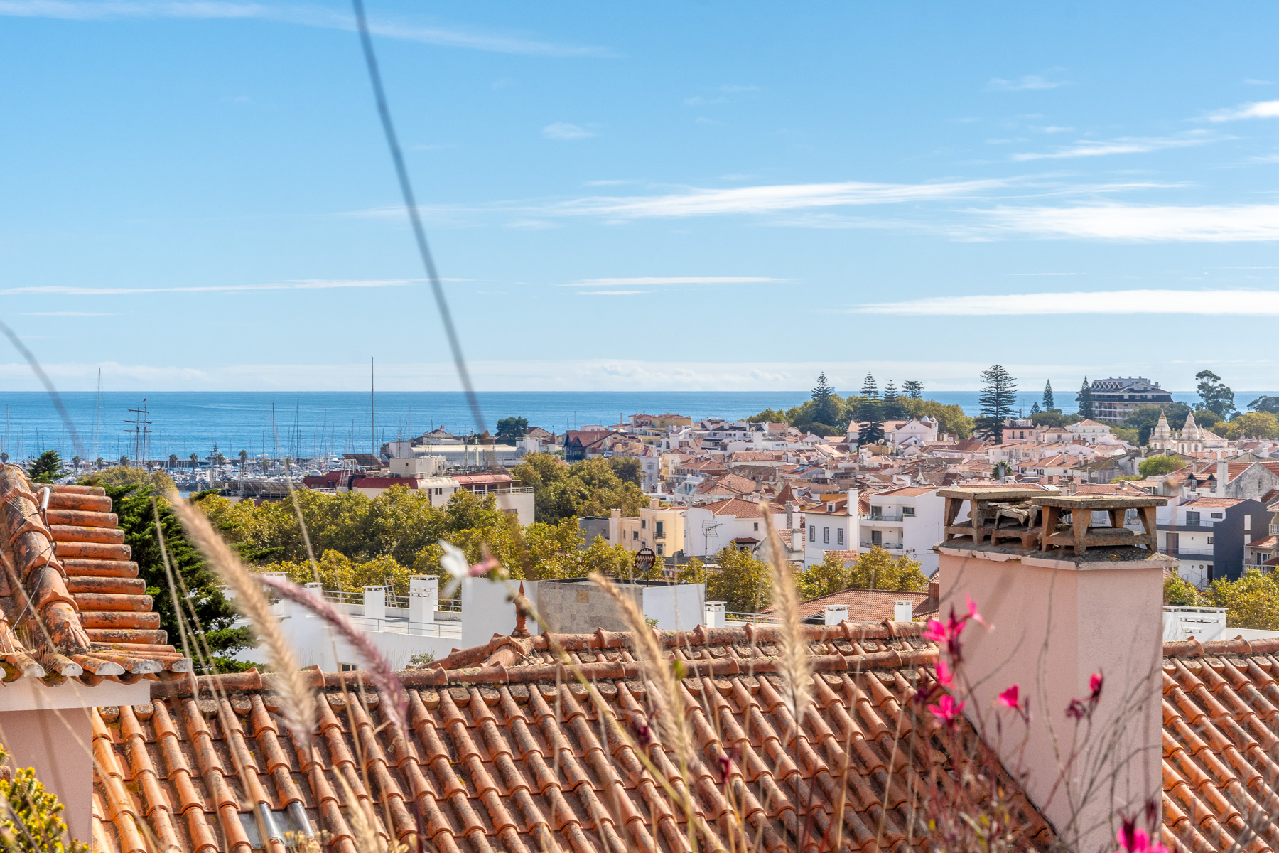 Penthouse Duplex T3+1 com rooftop e vista mar em Cascais