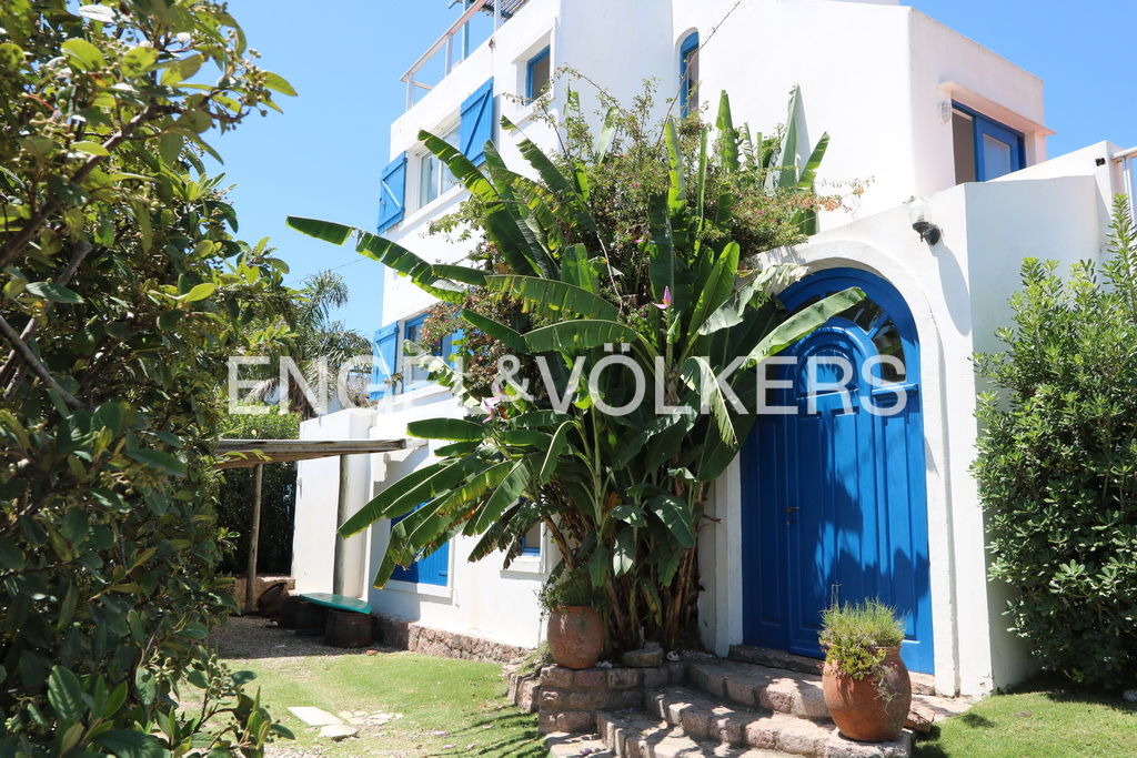 Spacious house in the heart of La Barra