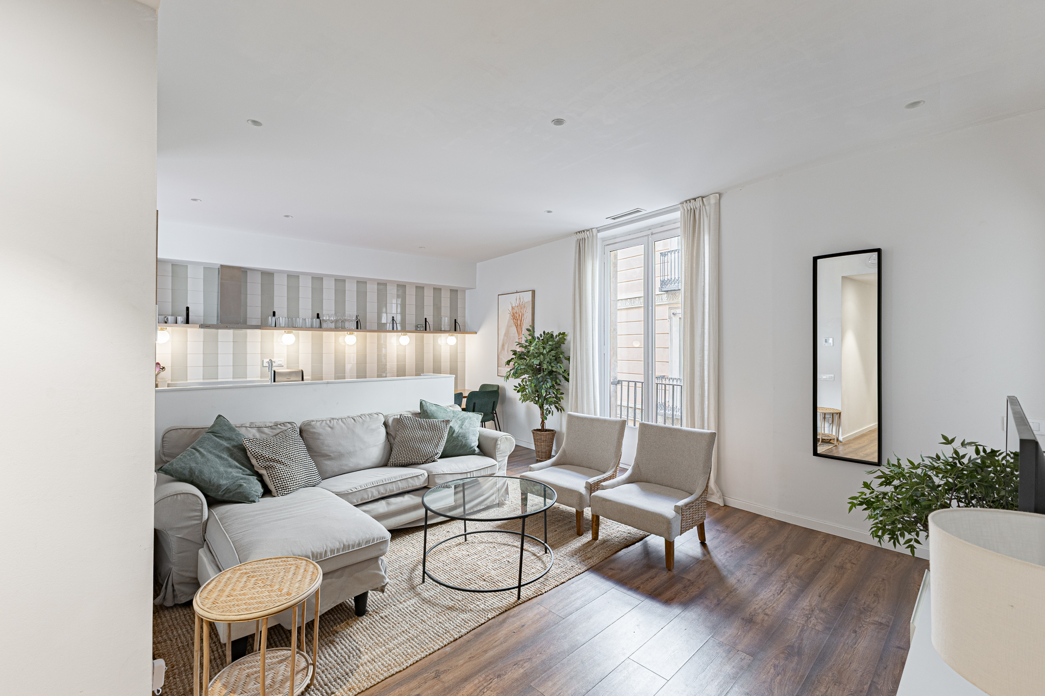 Charming 3-bedroom apartment on Carrer del Pi
