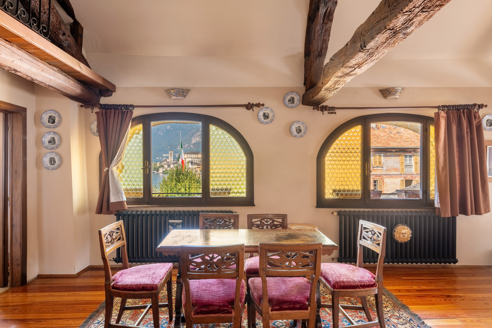 Charming penthouse with lake view in the heart of Orta San Giulio