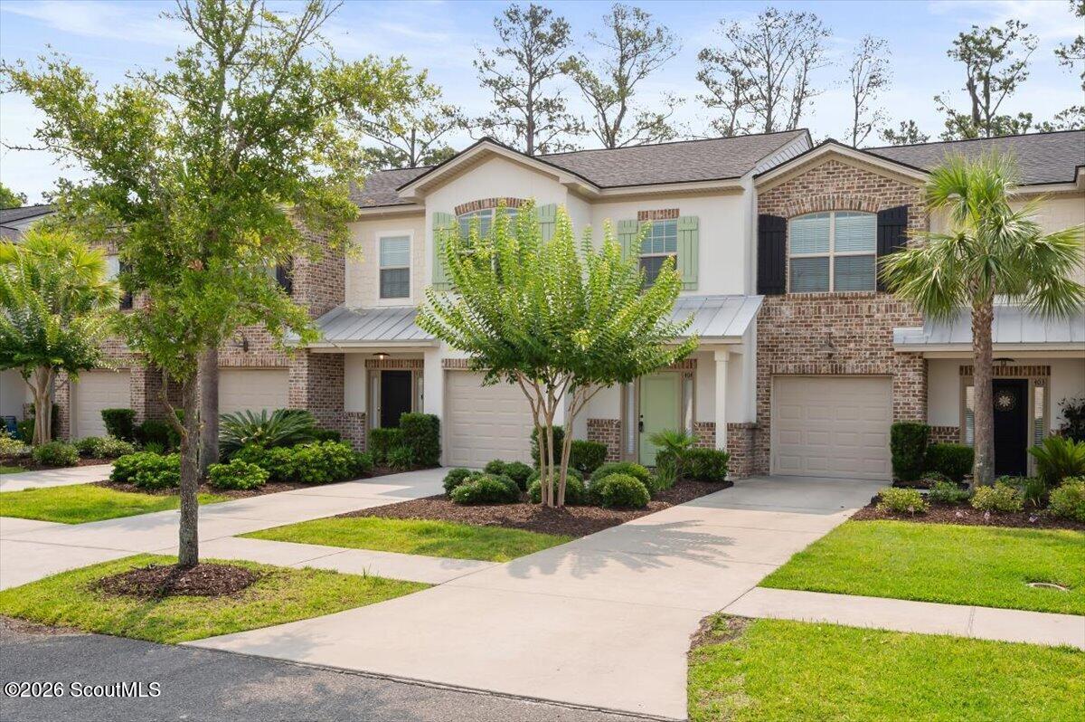 Fully furnished & beautiful townhome in Mariners Landing!