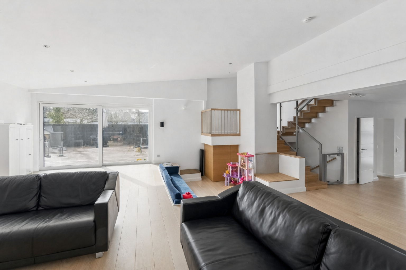 Modernes Architektenhaus mit Split-Level-Konzept in bevorzugter Lage von Ratingen-Ost