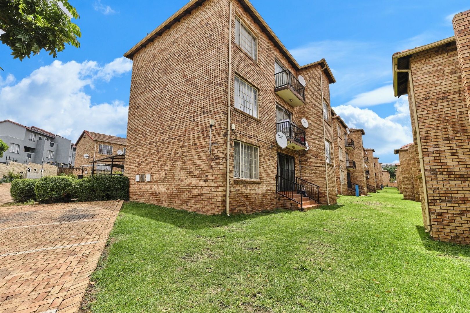 Magnificent 2bed 1bath unit for sale in Northgate