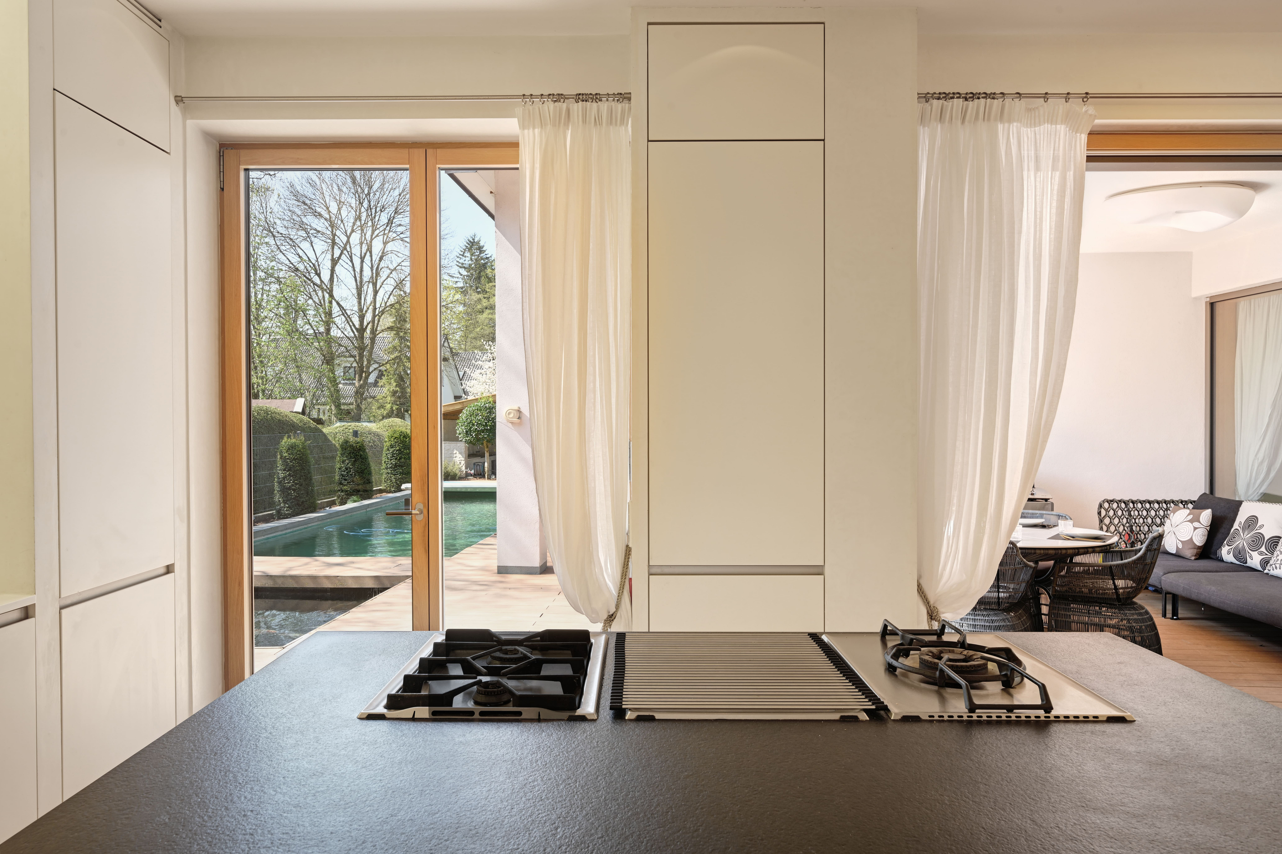 Wohnen wie im eigenen Resort – Luxusimmobilie mit Pool, Sauna & Outdoor-Küche
