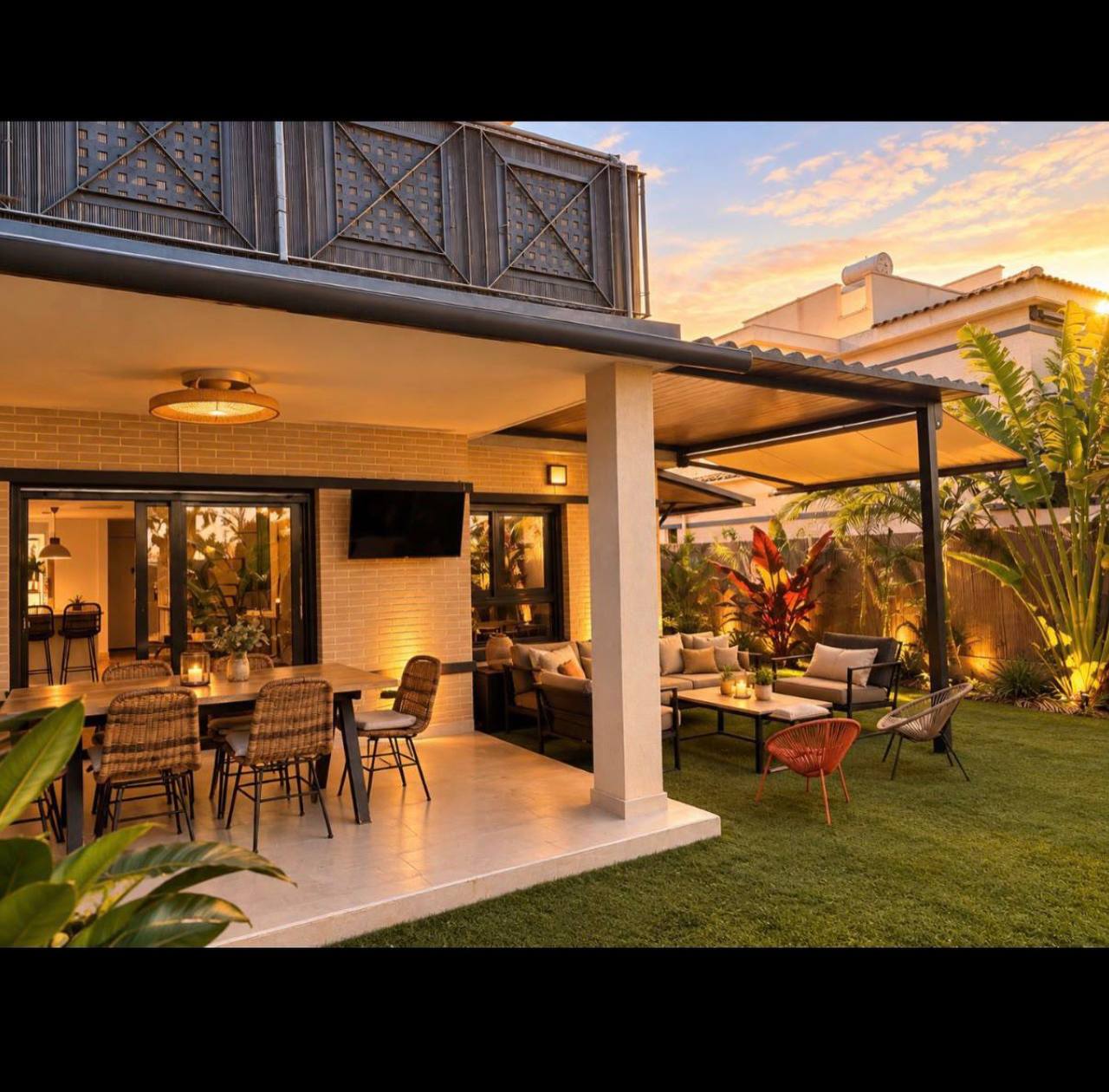 Jumelé exclusif avec jardin tropical