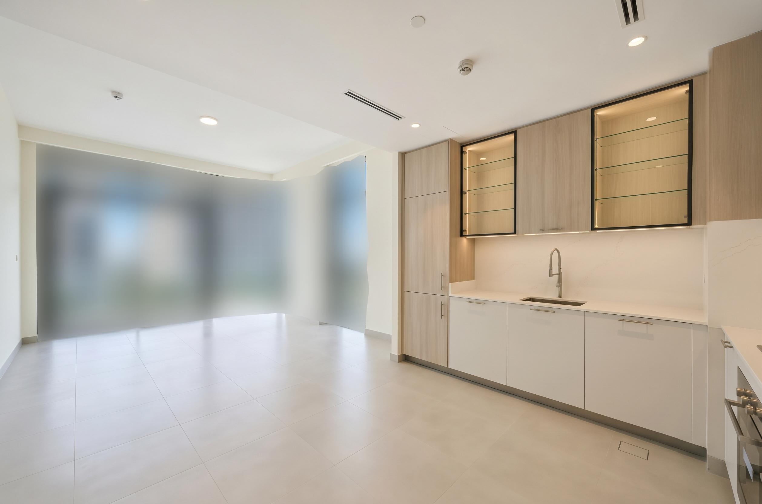Corner Unit | Kitchen Appliances | High Floor