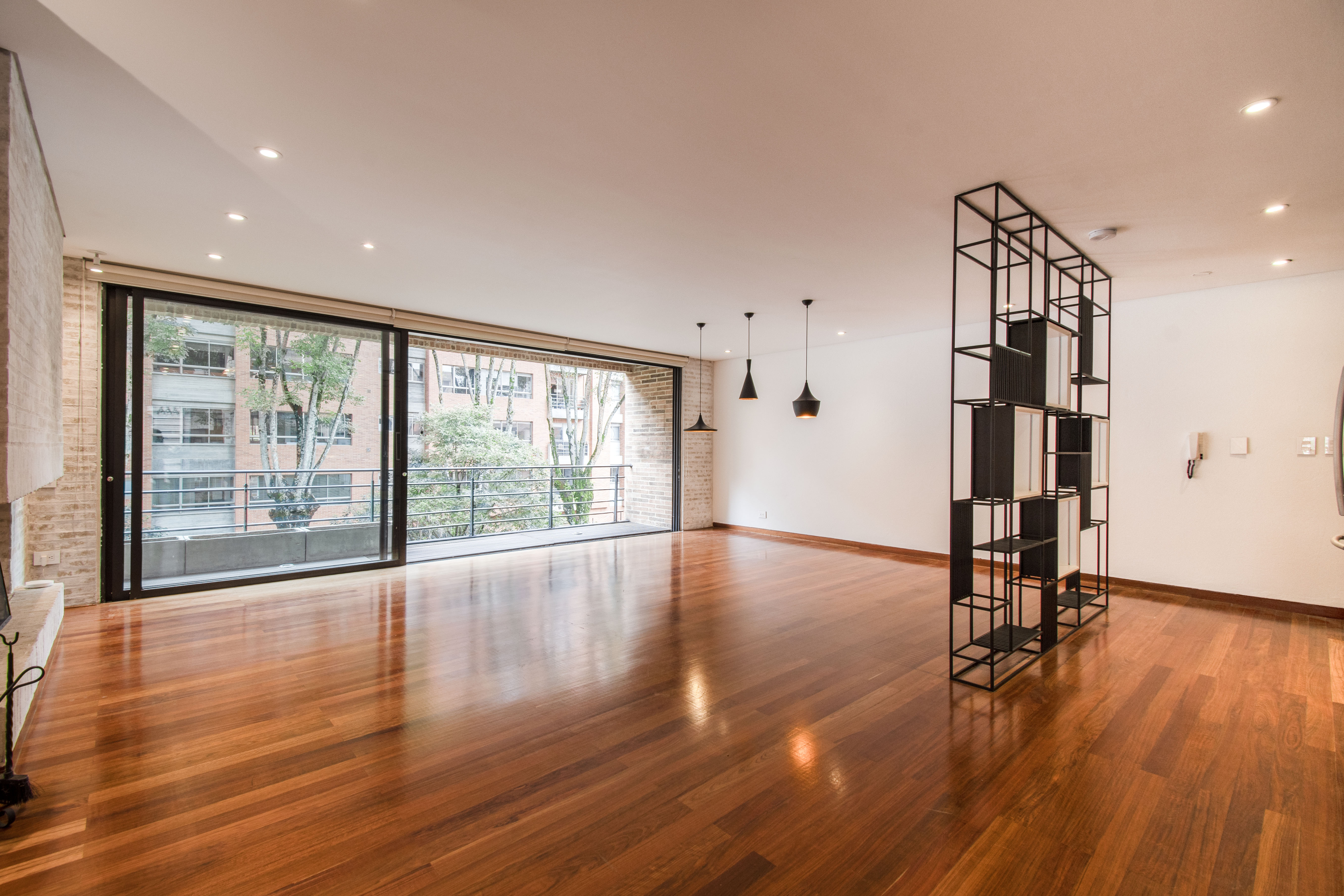 Apartamento de diseño con balcón para arriendo en La Cabrera