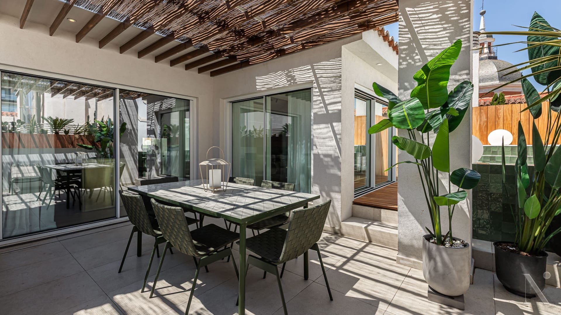 Duplex Penthouse with Terrace and Pool in Castellana.