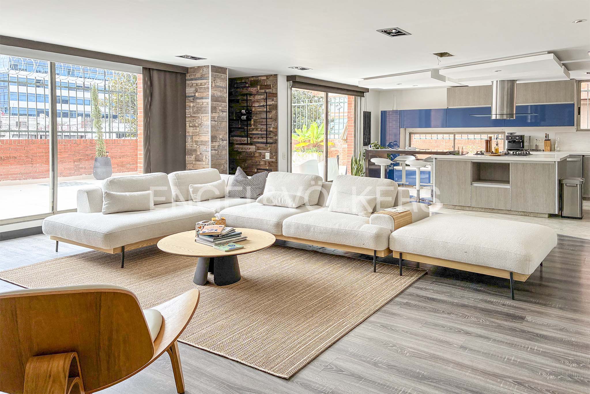 Apartamento para venta con terraza en Chicó Navarra