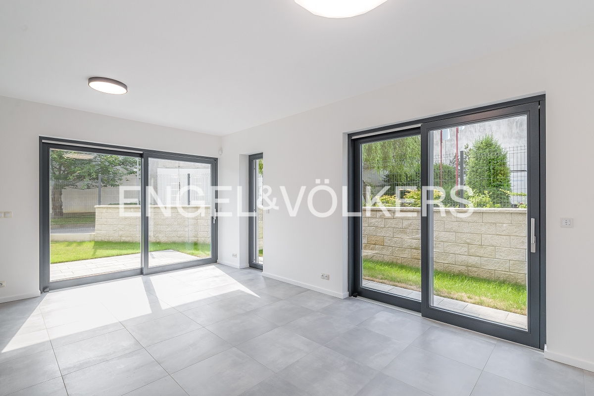 Luxury house near international schools