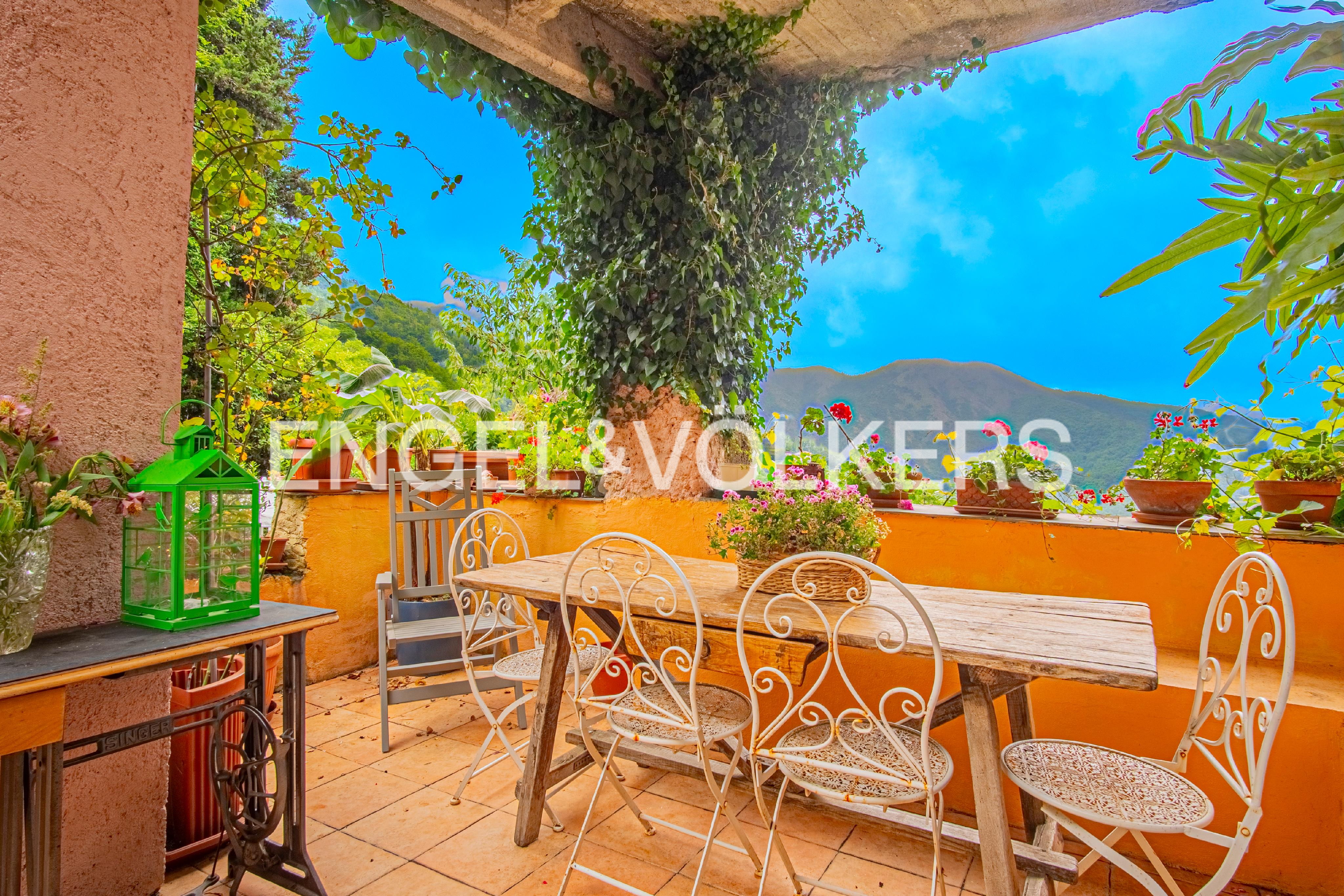 Renoviertes Landhaus mit Grundstück in Nè