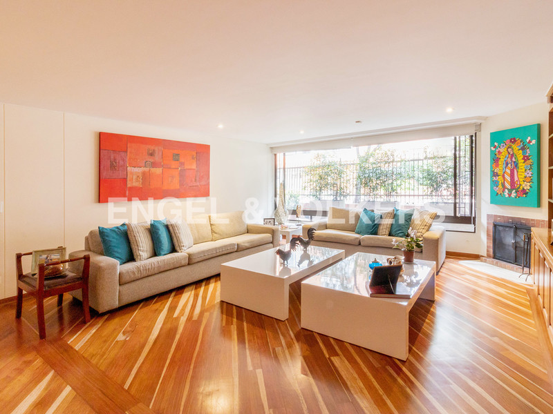 Apartamento con terraza para venta en Chicó Navarra