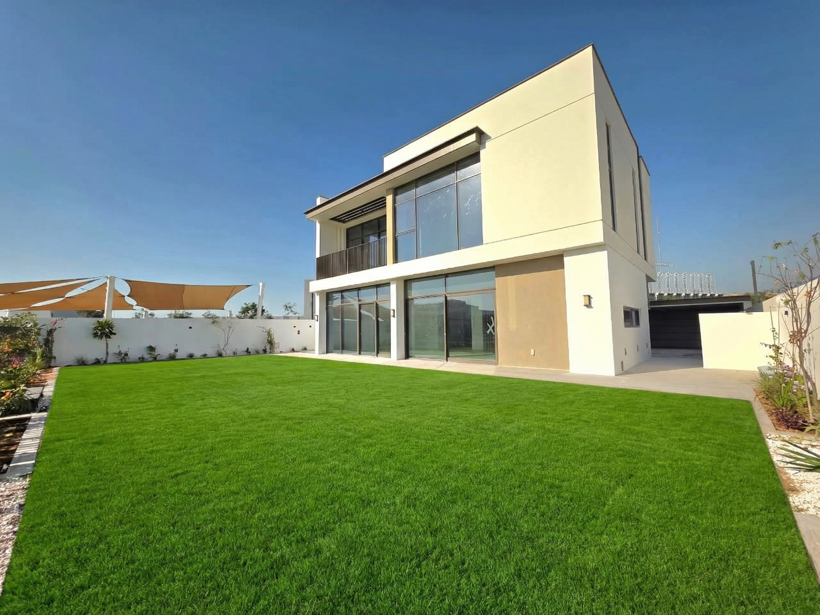 Fully Landscaped | Ready To Move | Corner Unit