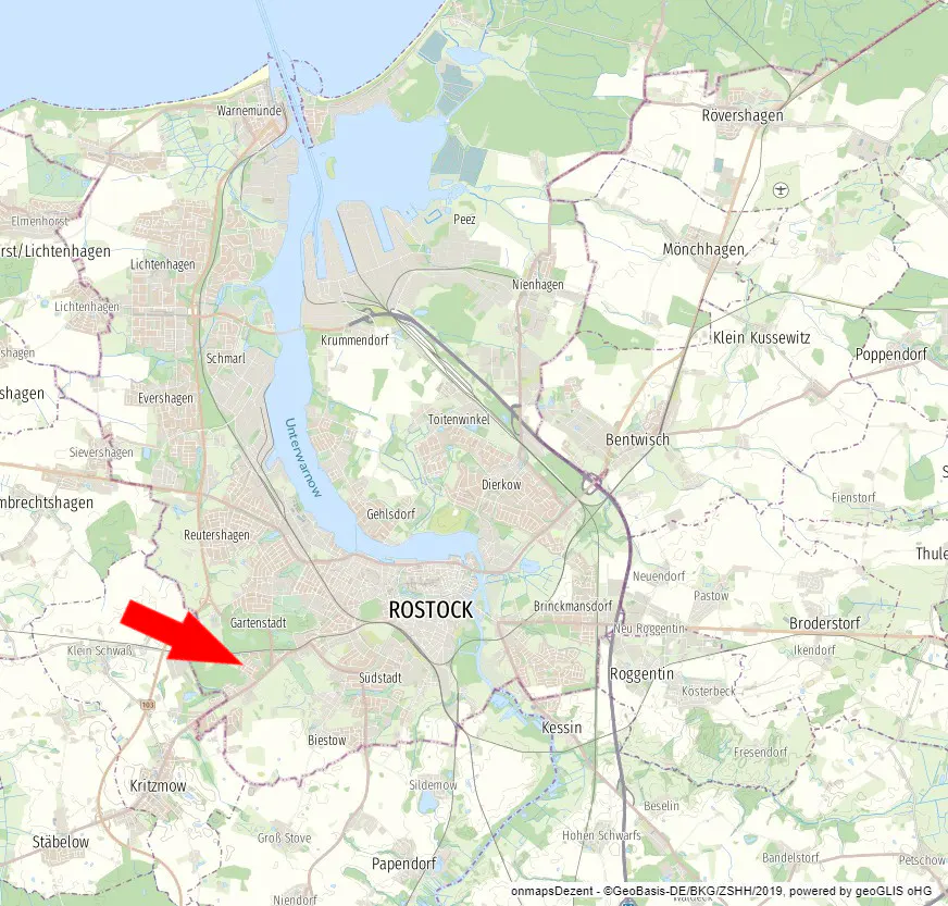 Map of Rostock, Germany, with a red arrow pointing to the Gartenstadt neighborhood. The map shows roads, rivers, and surrounding towns.
