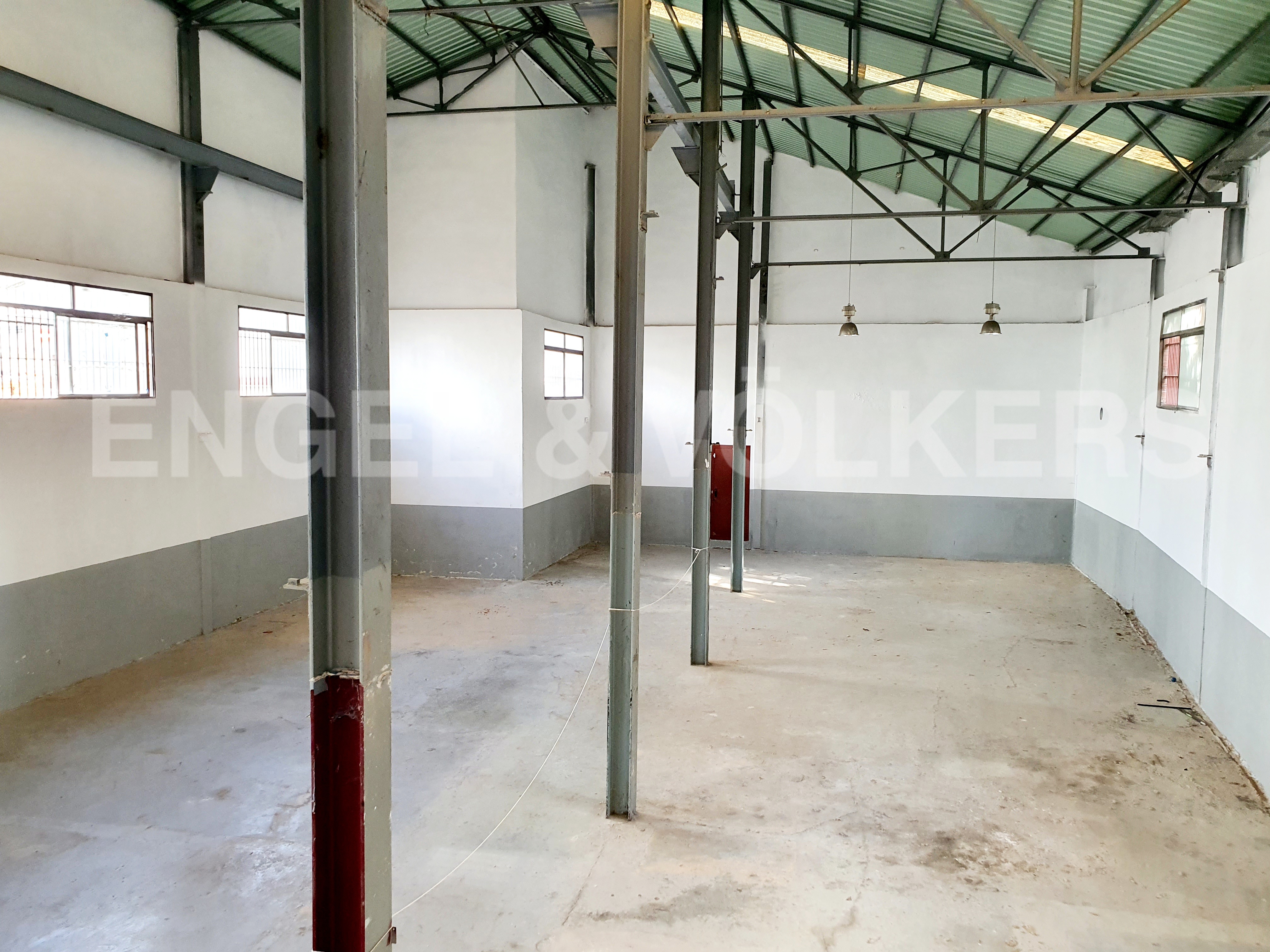 Nave tipo C con 9 metros de altura