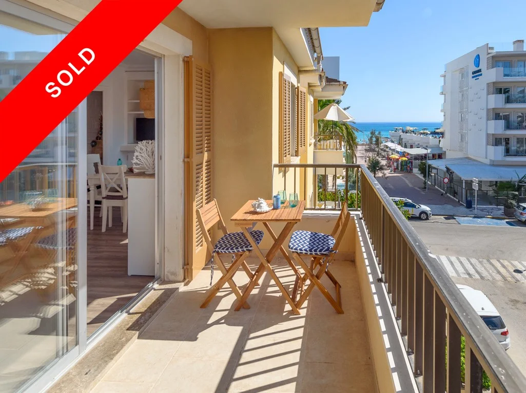 Live the best life in this fabulous flat near the sea