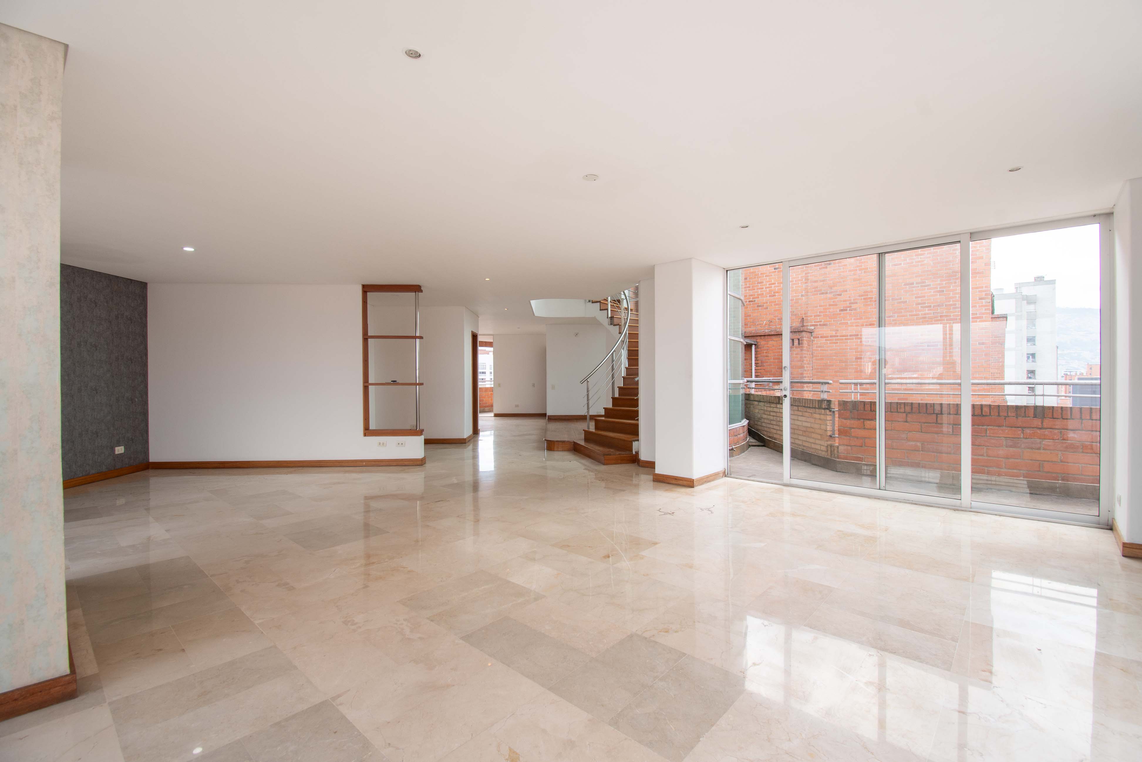 Penthouse con terraza y vista para venta en Laureles