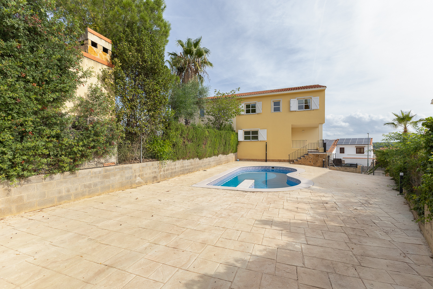 Magnificent home in Masia de Traver residential development