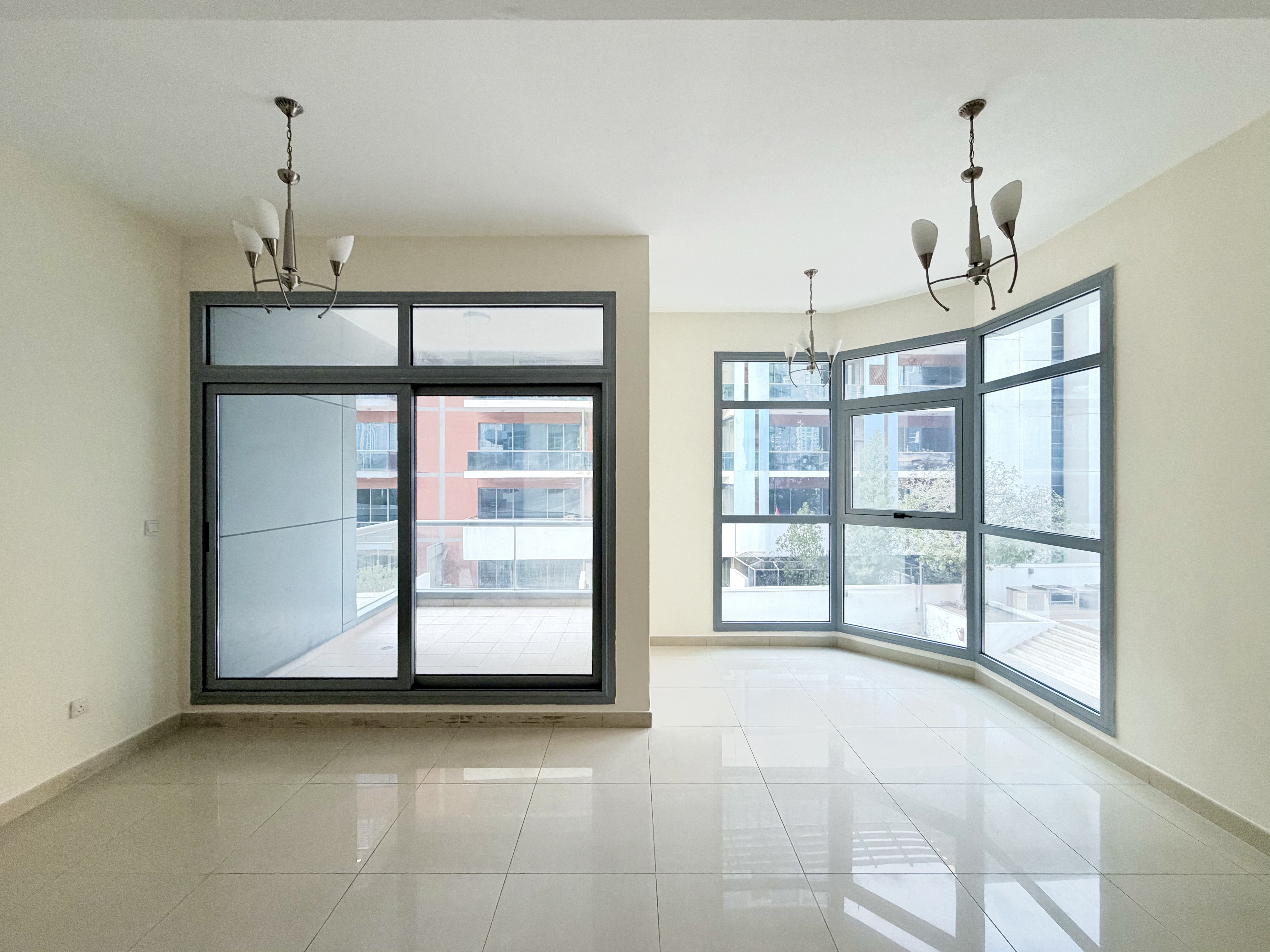 Unfurnished | Next to Metro | Bright | Vacant