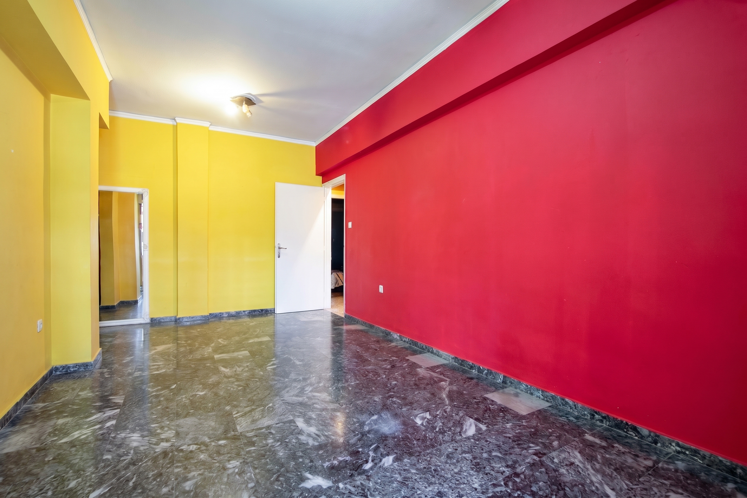 Investment apartment 72 sq.m. 3rd floor just 500m. from Metaxourgeio metro in  Kolonos