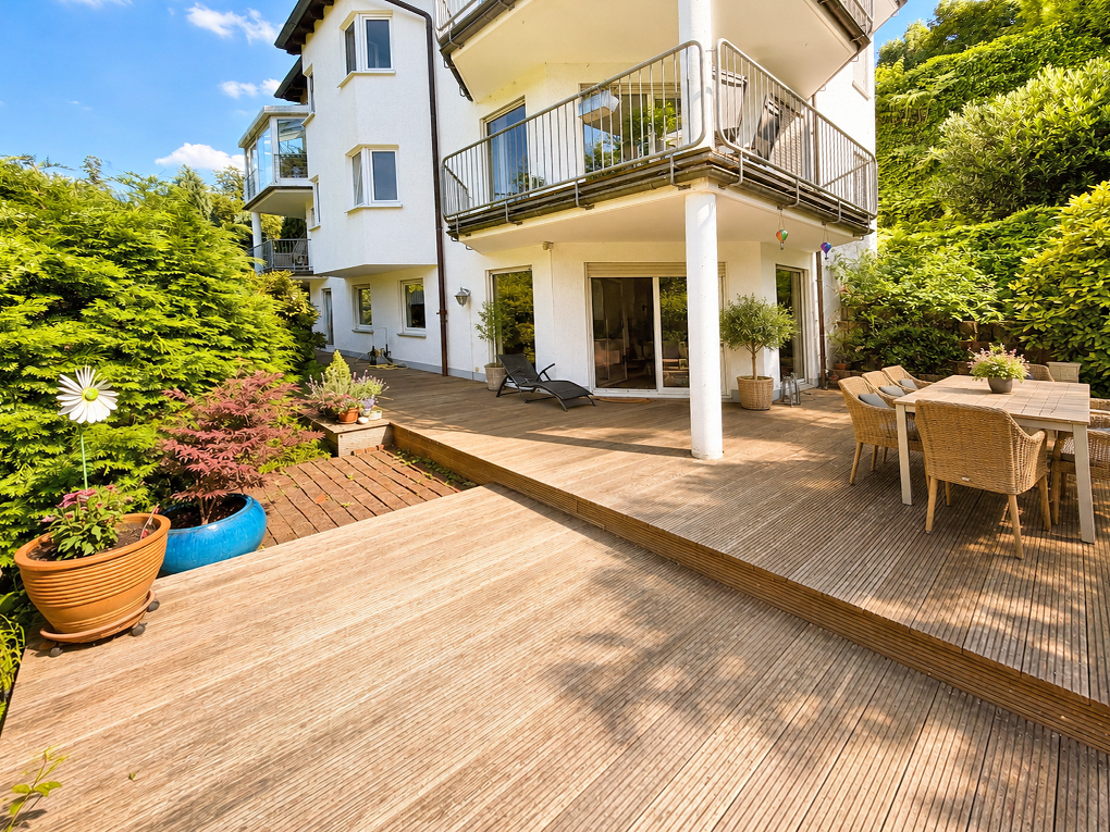 Modern wohnen mit viel Freiraum – Souterrainwohnung mit großer Terrasse