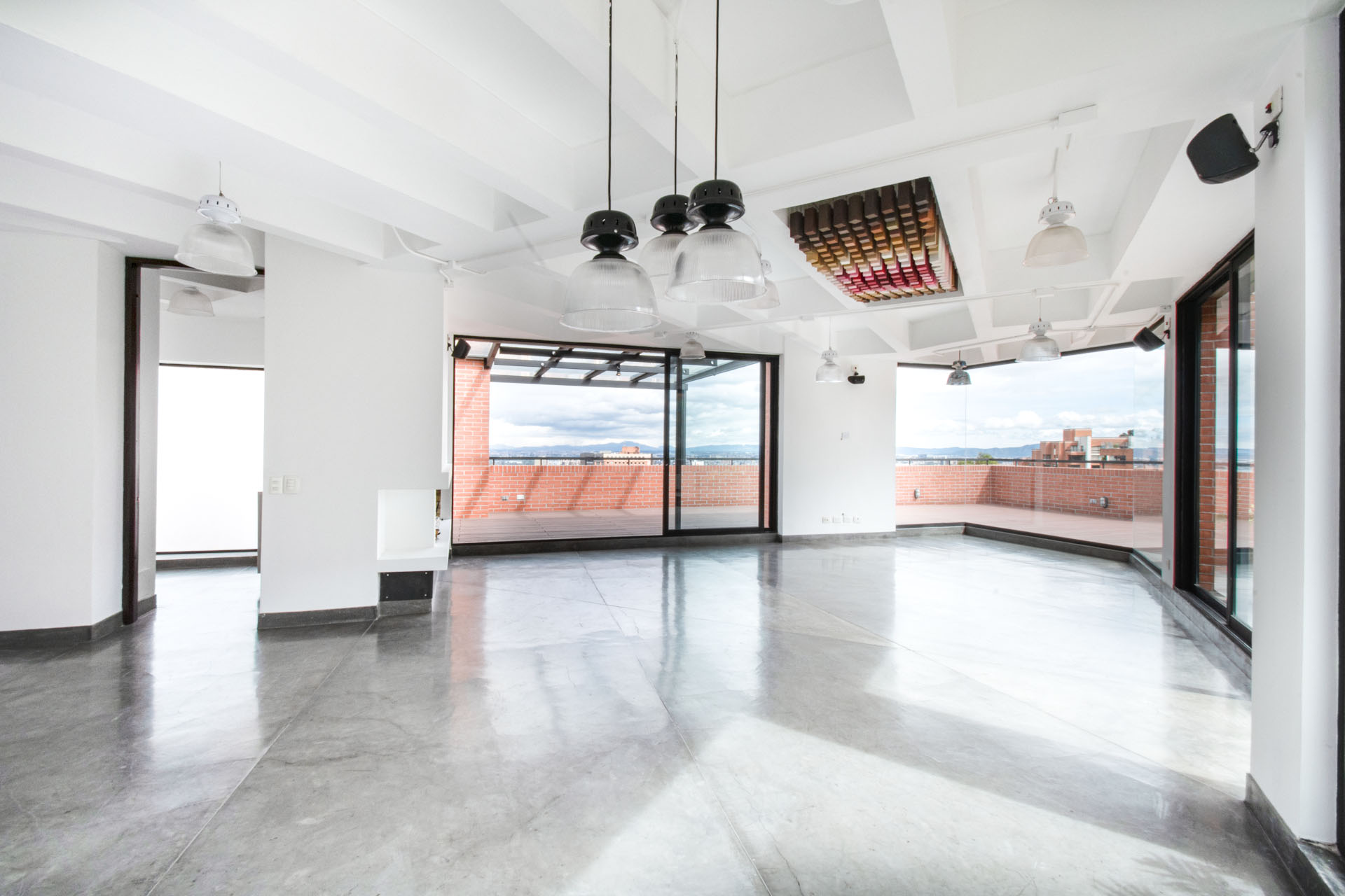 Exclusivo penthouse de diseño con vista para la venta en Rosales