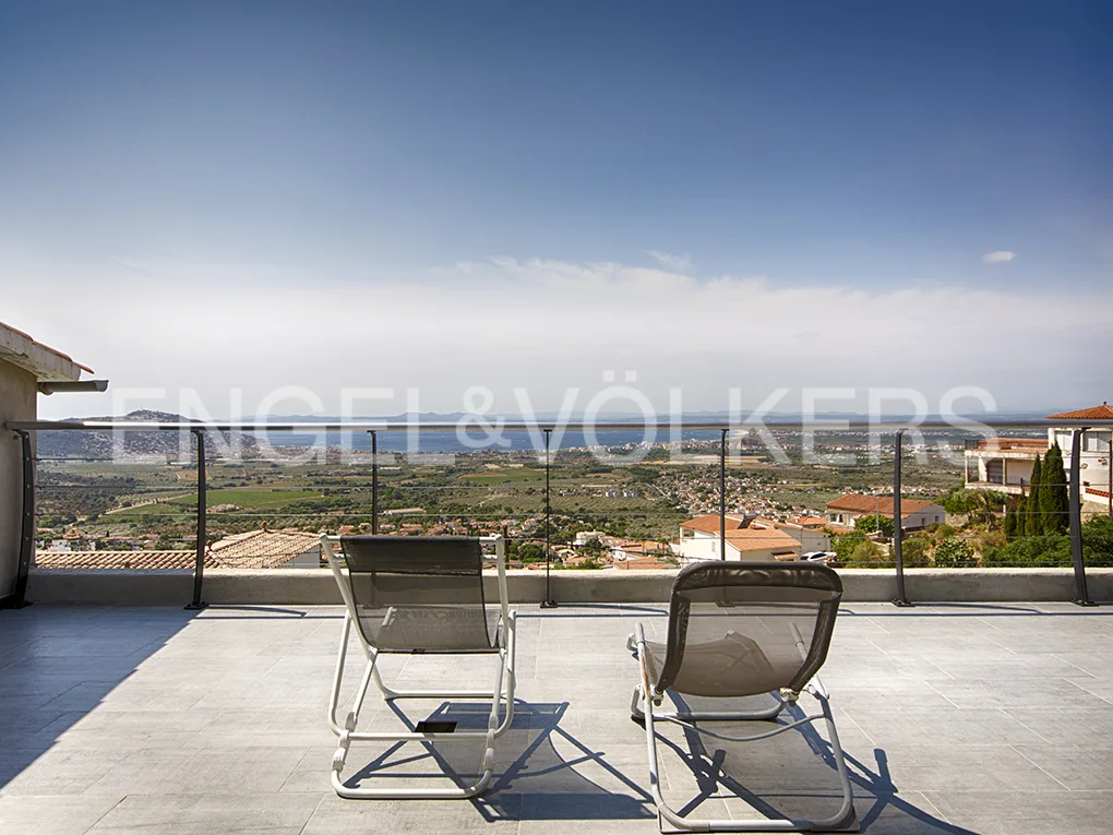 Completely renovated house with incredible views in Roses (Mas fumats)