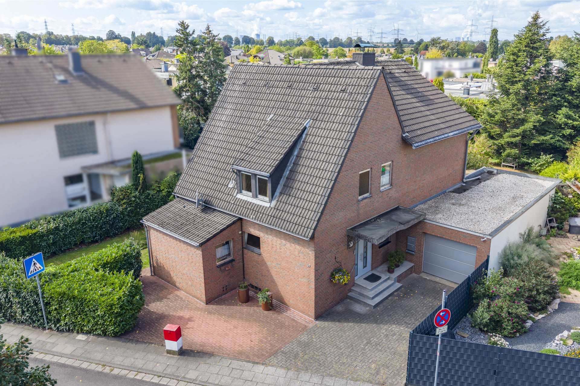 Großzügiges Platzwunder in Pulheim: Freistehendes Anwesen mit Südwest-Garten, Doppelgarage & idealer Option zum Zweifamilienhaus