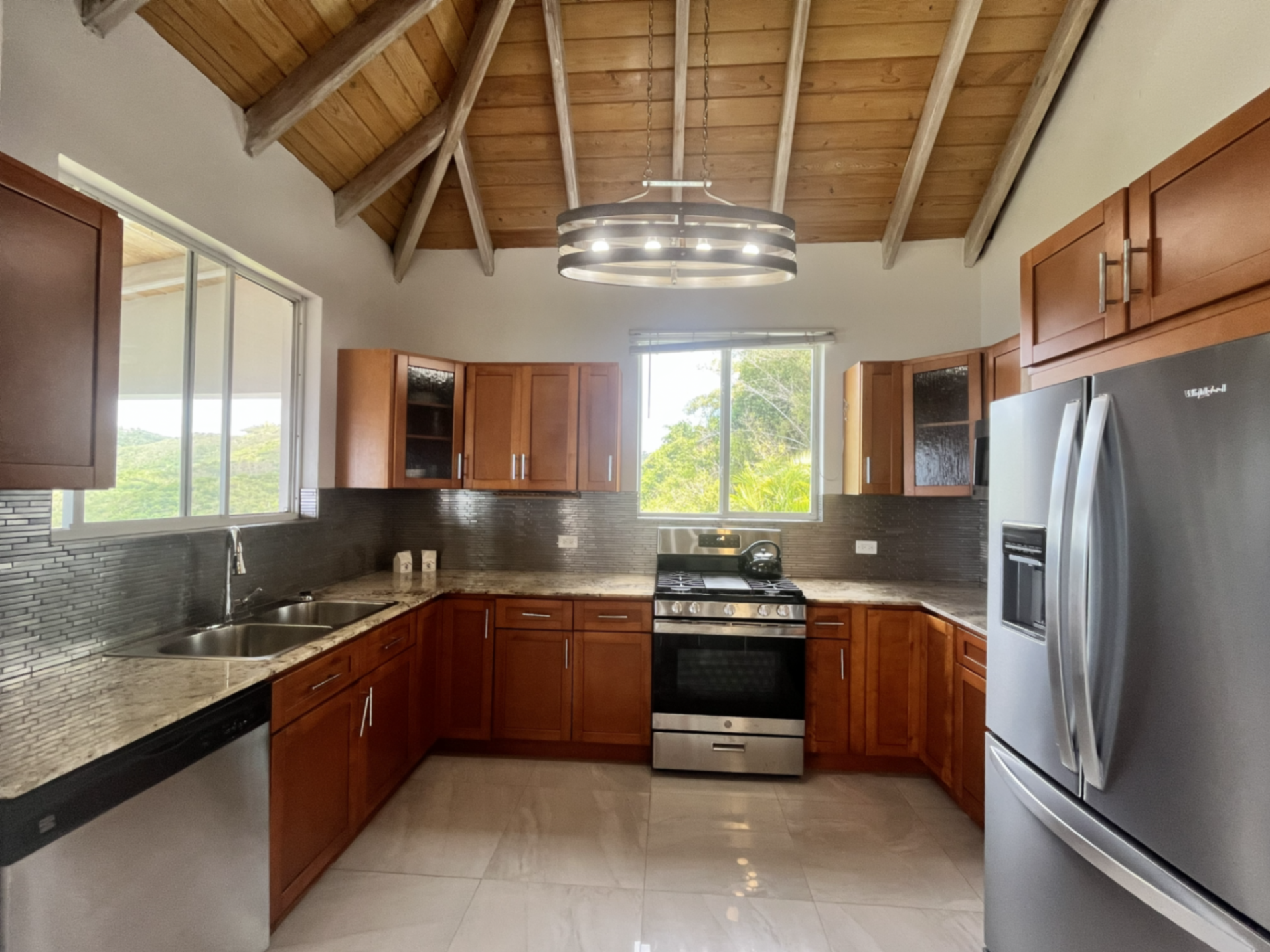 Close to Town and North Shore, with shared Pool & Generator