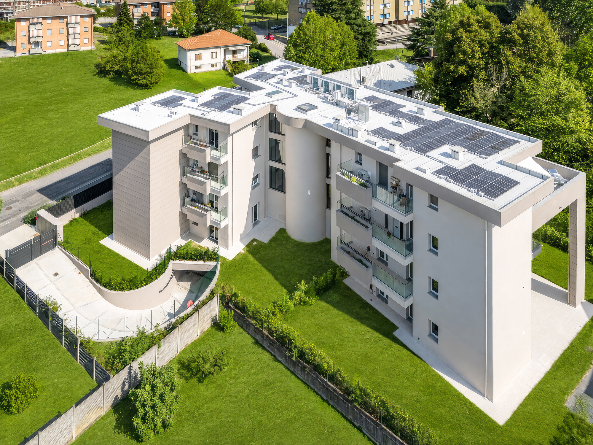 Solaro 54 – Contemporary three-room flat with a terrace and balcony