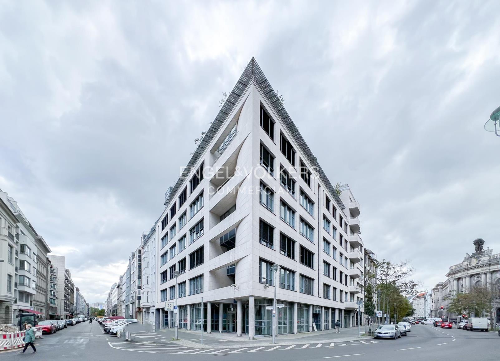 Helles Büro im Regierungsviertel