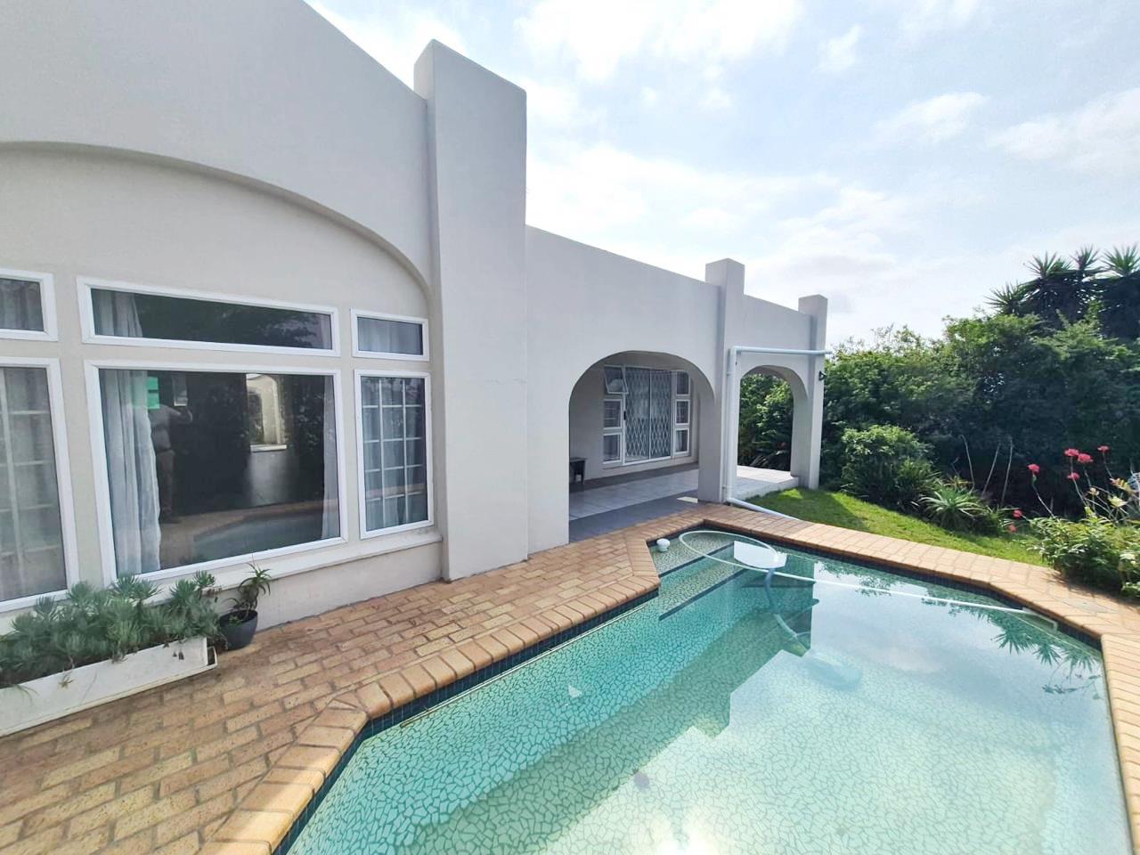 Light and airy with  valley views #secure area