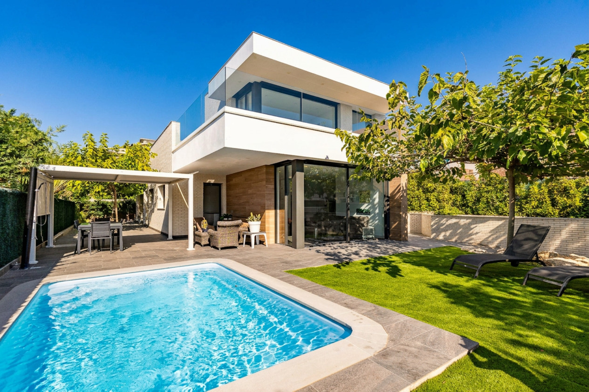 Recently built villa with maximum energy efficiency and comfort