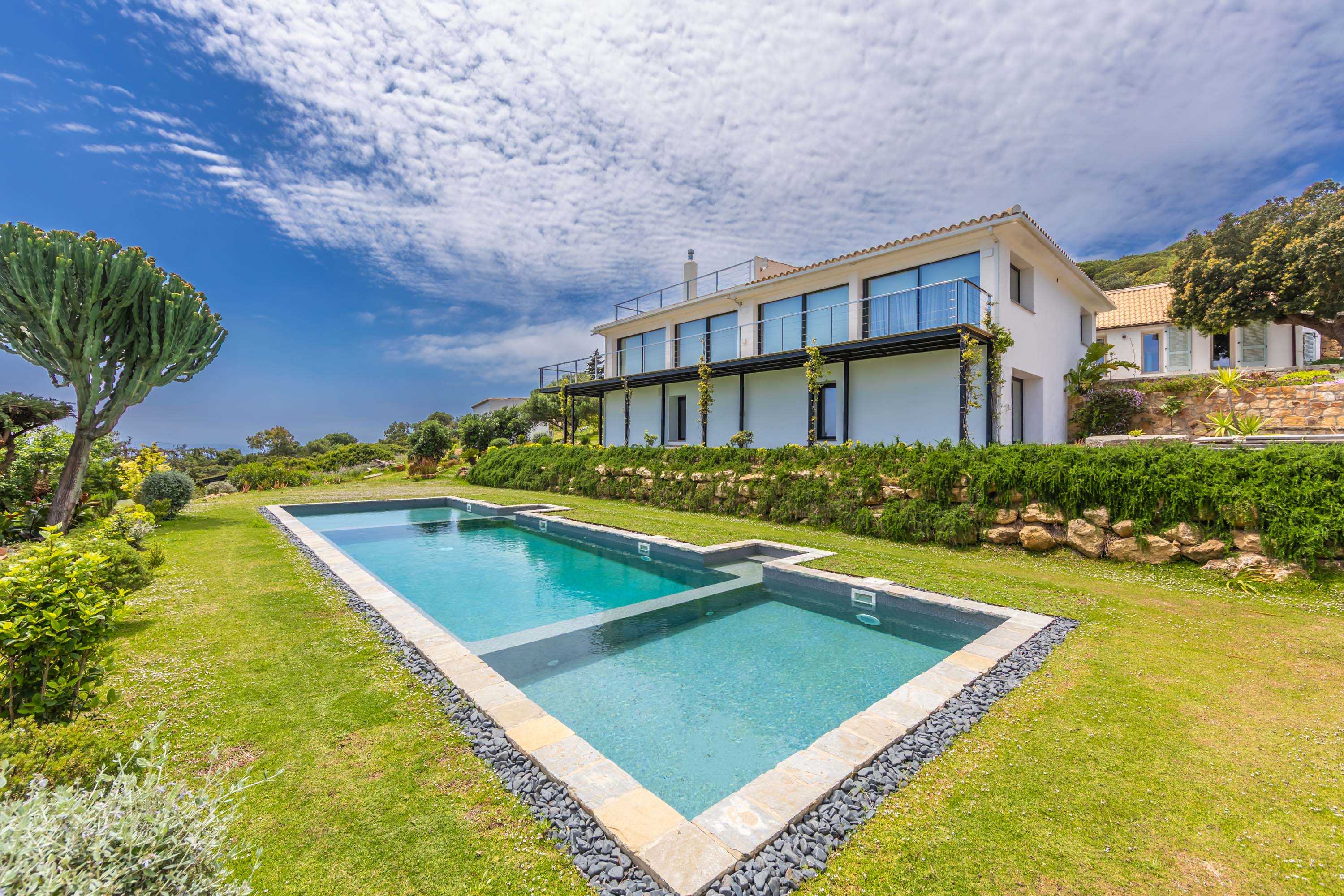 Impresionante Finca con Vistas al Mar en Tarifa