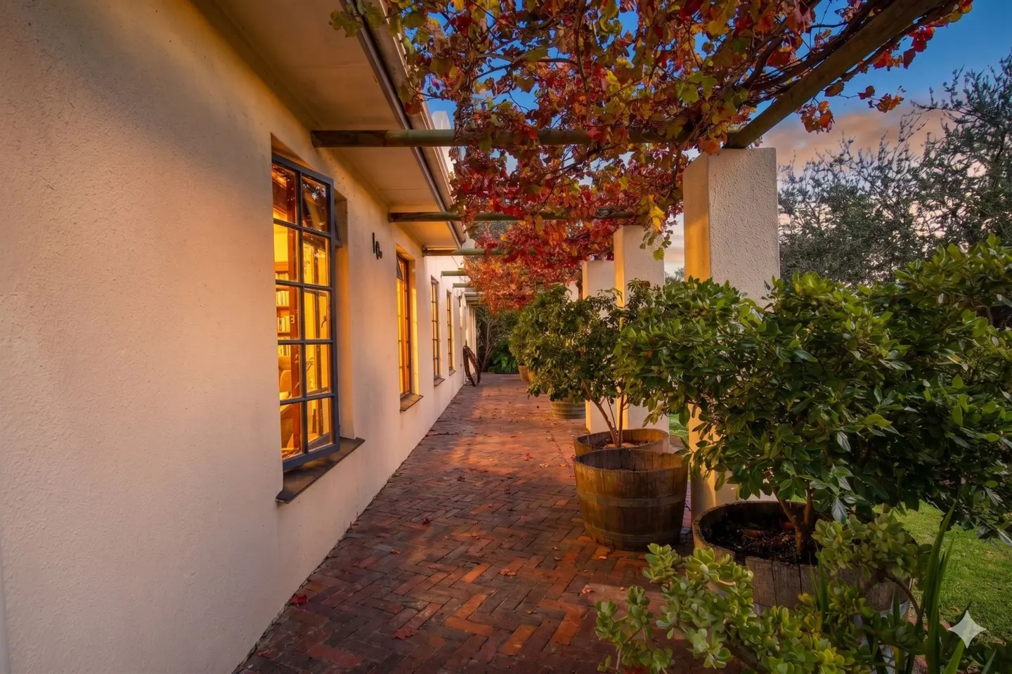 Guesthouse in Helena Heights For sale.jpg
