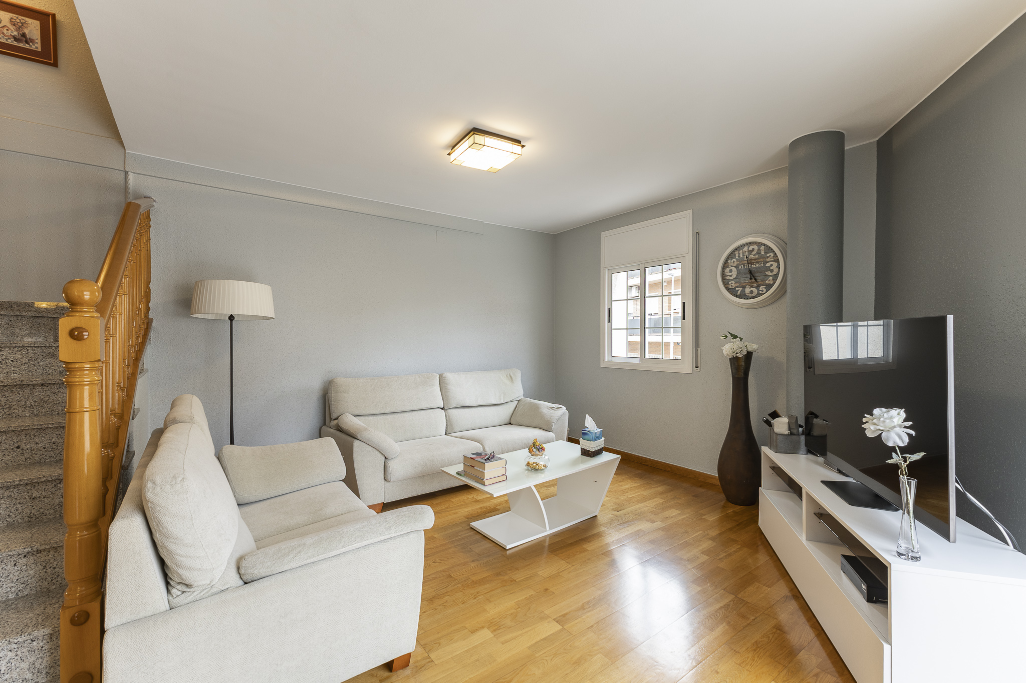 Espectacular casa adossada a Viladecans: llum, espai i estat impecable