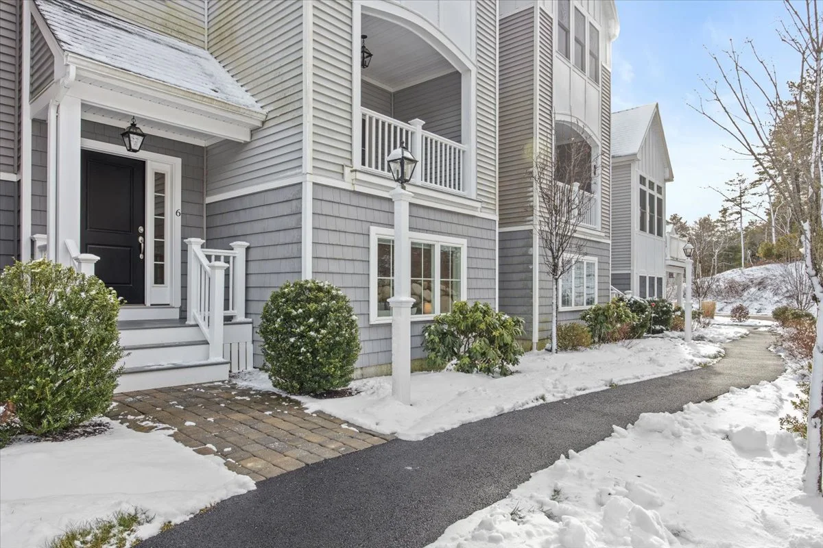 Immaculate, elegant, and convenient Pinehills townhome
