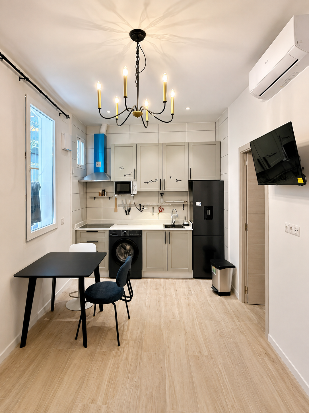 Cozy one-bedroom apartment, renovated and furnished in Cuatro Caminos for rent