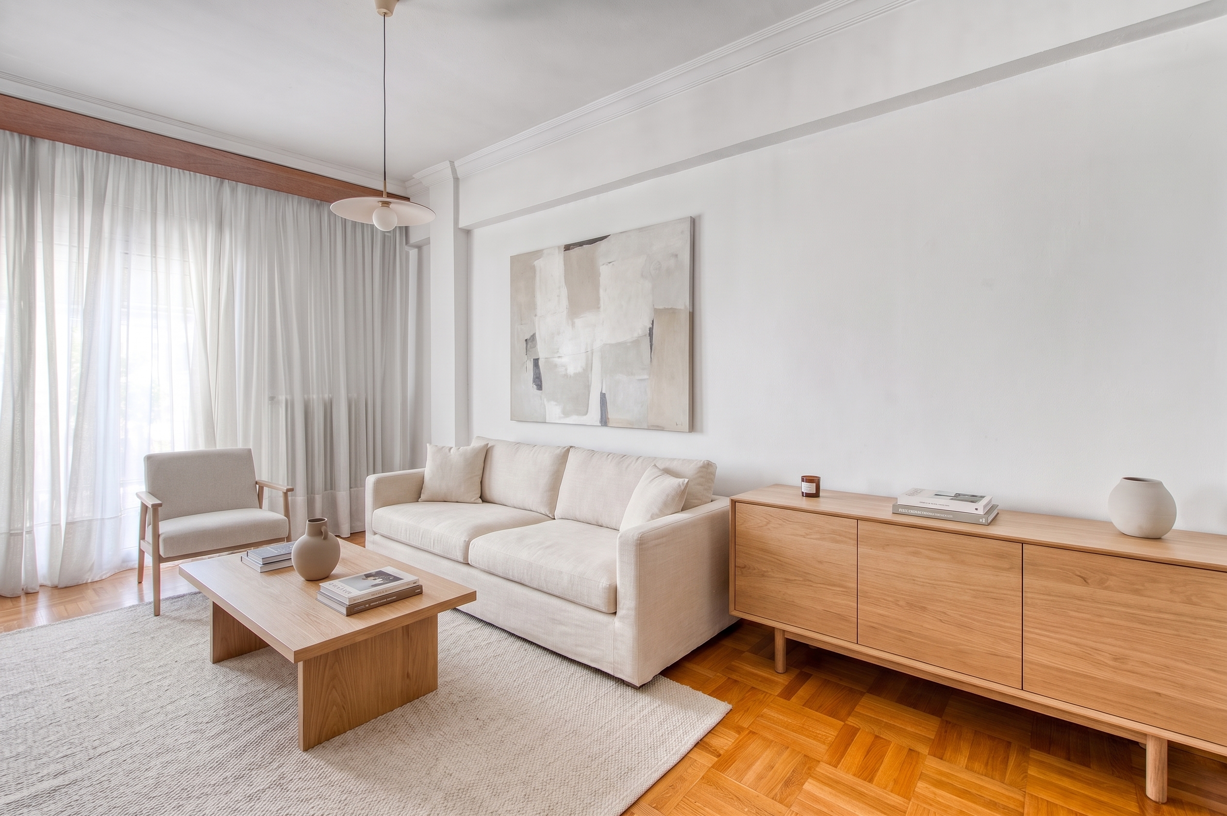 3rd-floor apartment with a large terrace in an excellent location