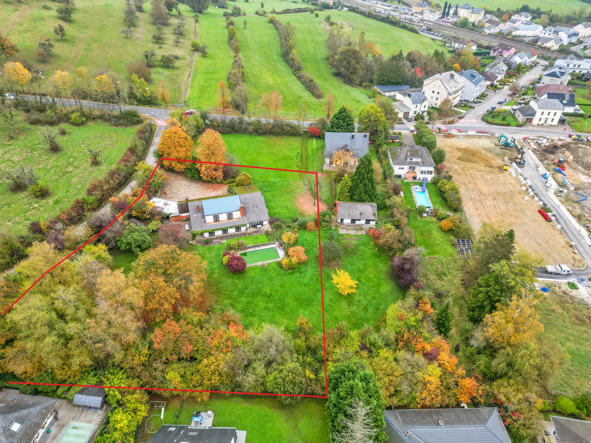 Villa mit 5 Schlafzimmern und Panoramablick auf 46,45a Grundstück