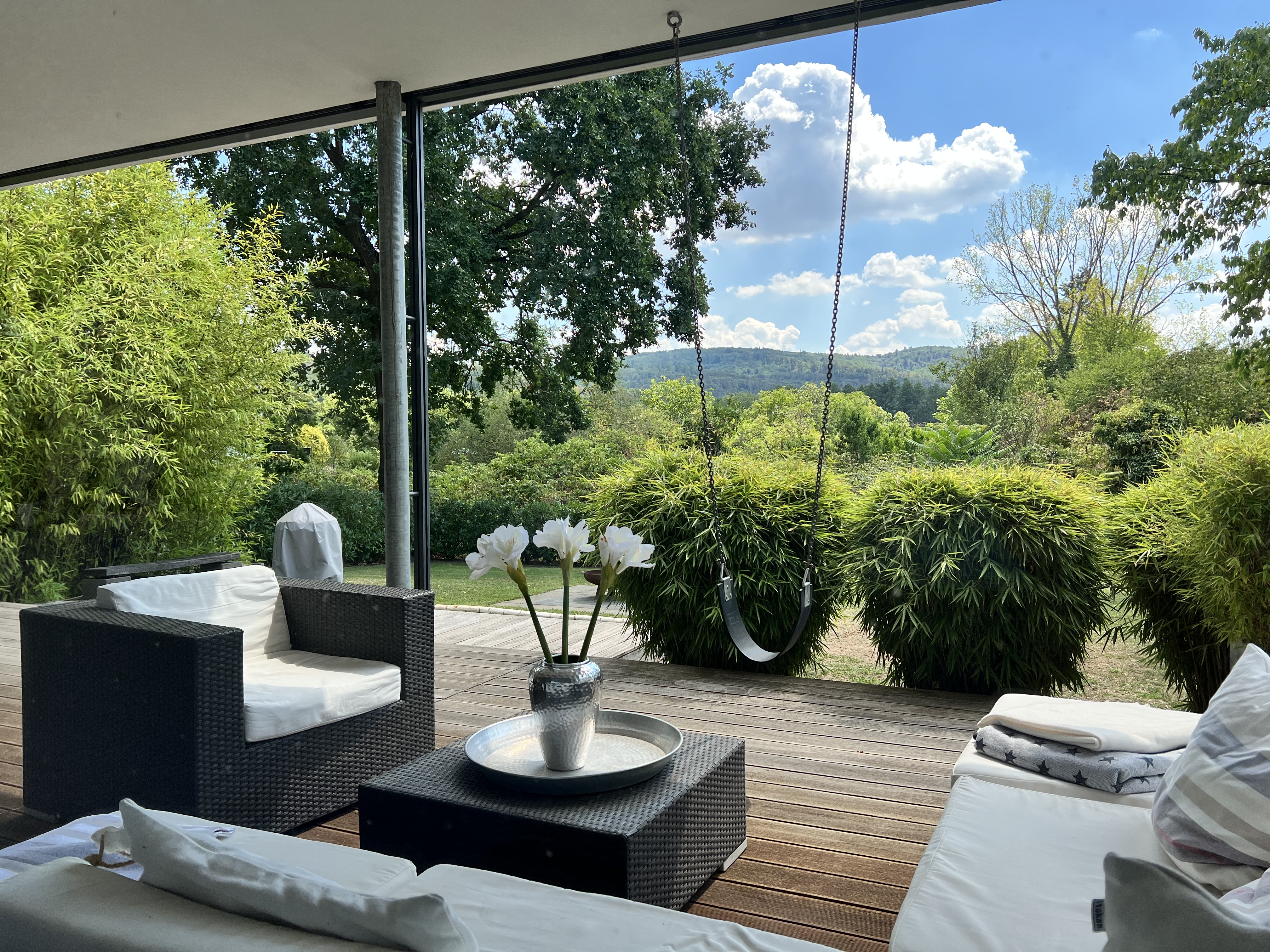 Moderne Architektenvilla in Bauhausstil mit Panoramablick in Darmstadt-Eberstadt