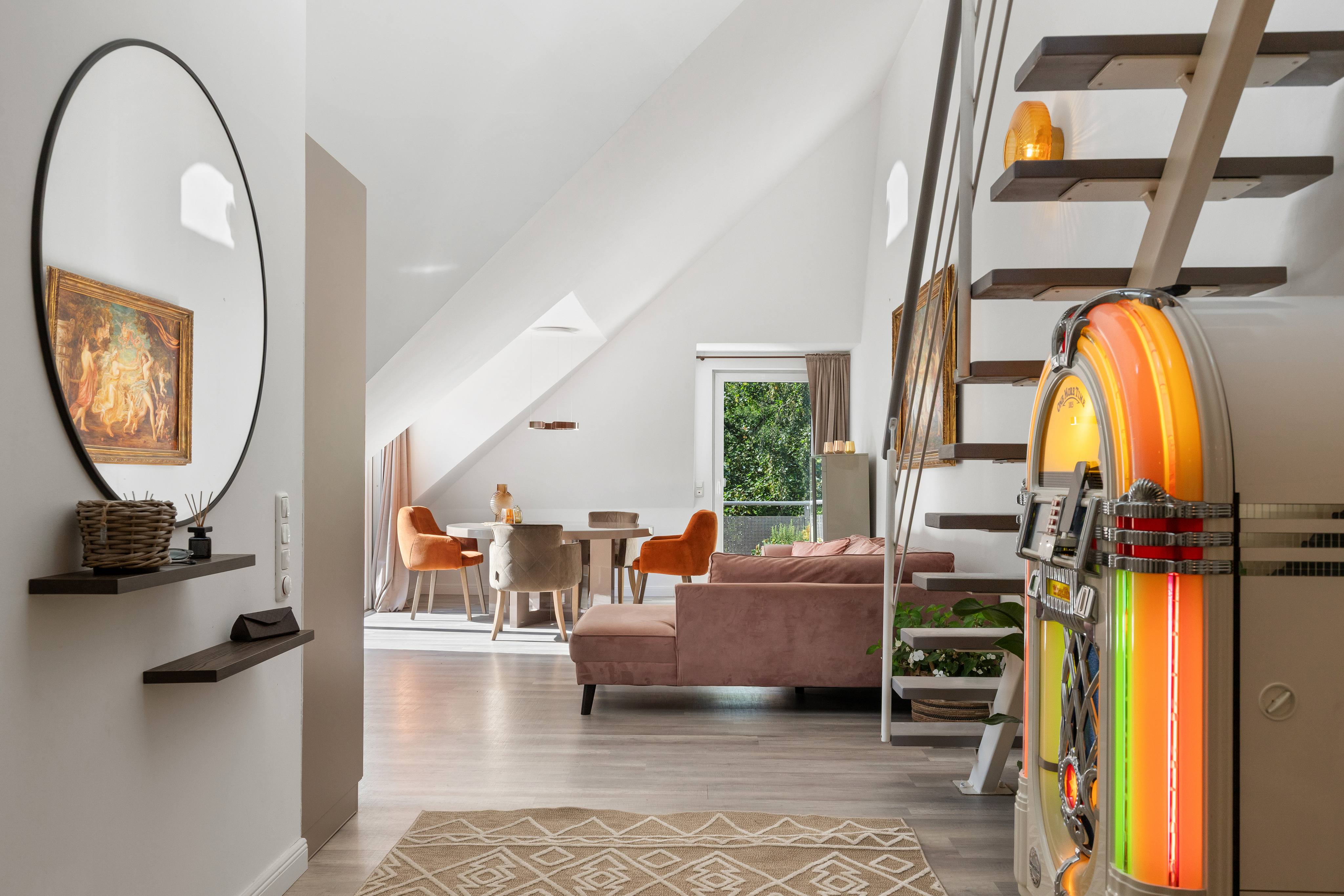 Zauberhafte Maisonette-Wohnung mit Blick ins Alstertal