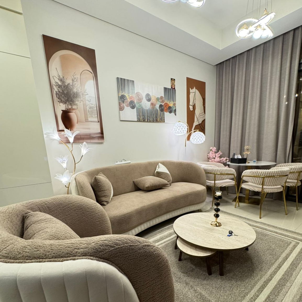 Vacant  |  Fully Furnished  |  Mid Floor