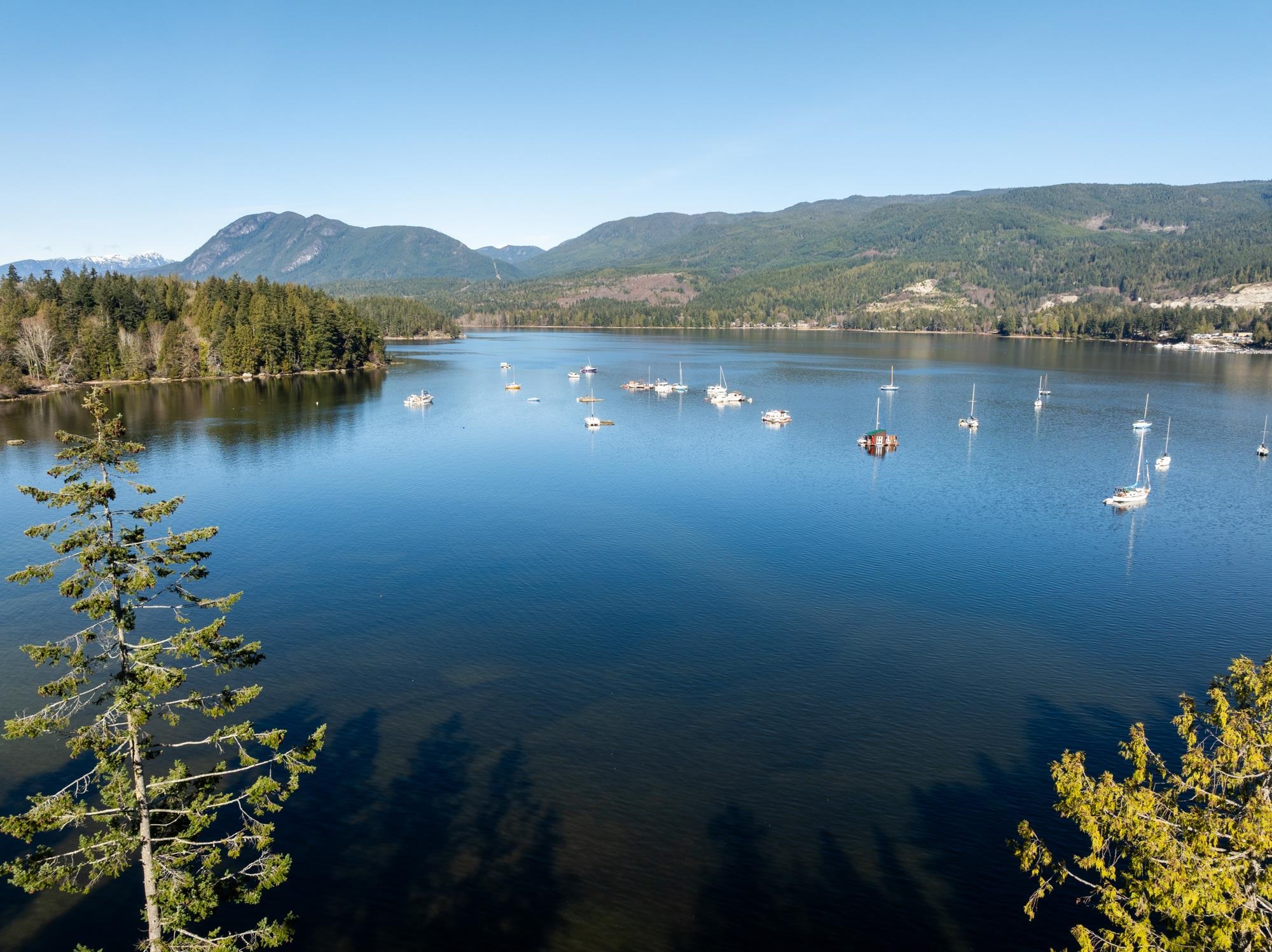 1.45-ACRE WATERFRONT PARADISE ON THE SUNSHINE COAST