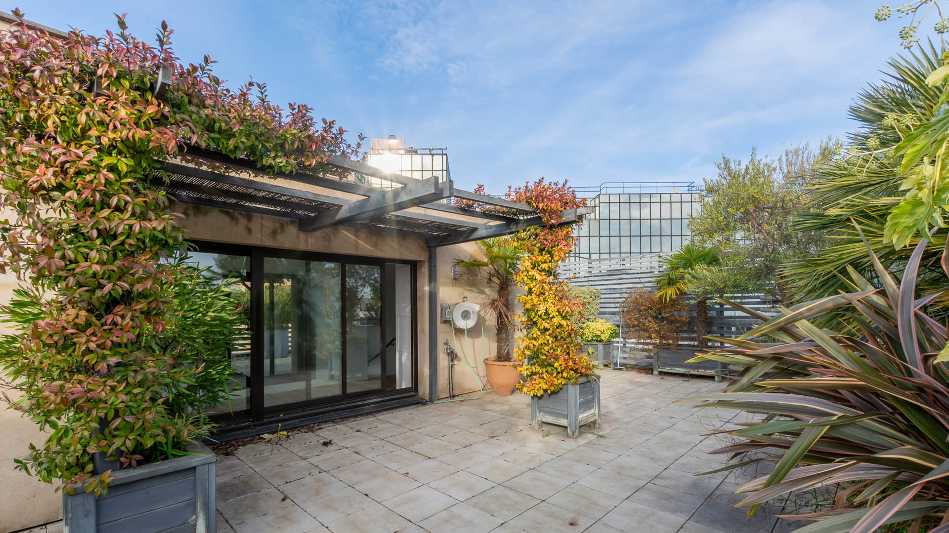 Exceptional family apartment with rooftop terrace – Top floor – Levallois-Pont de Levallois