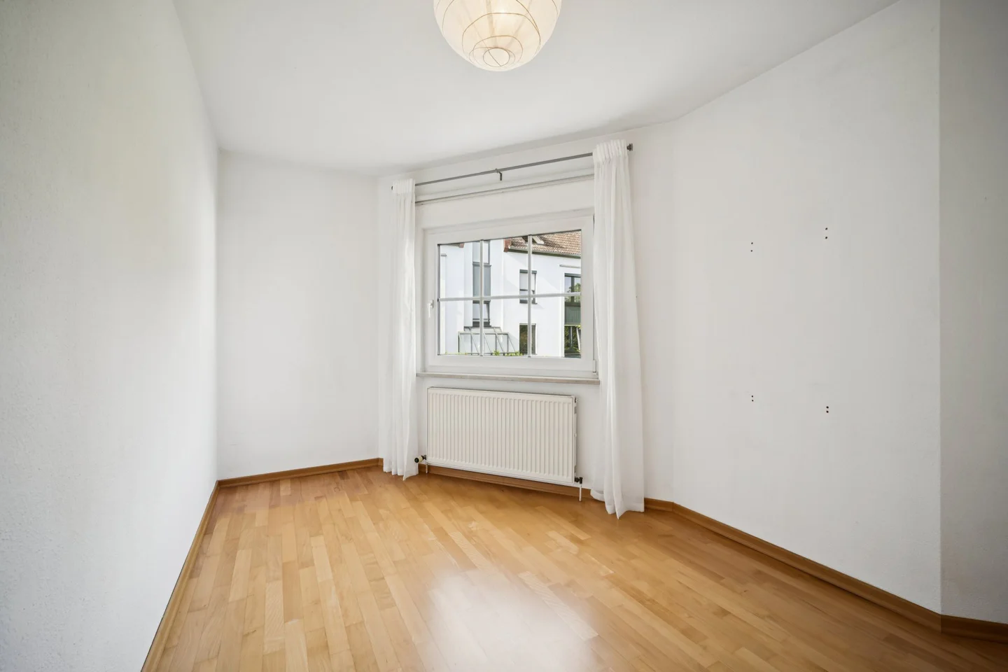Charmantes Reihenendhaus mit großzügigem Wohnbereich und schön angelegtem Garten - Foto 5