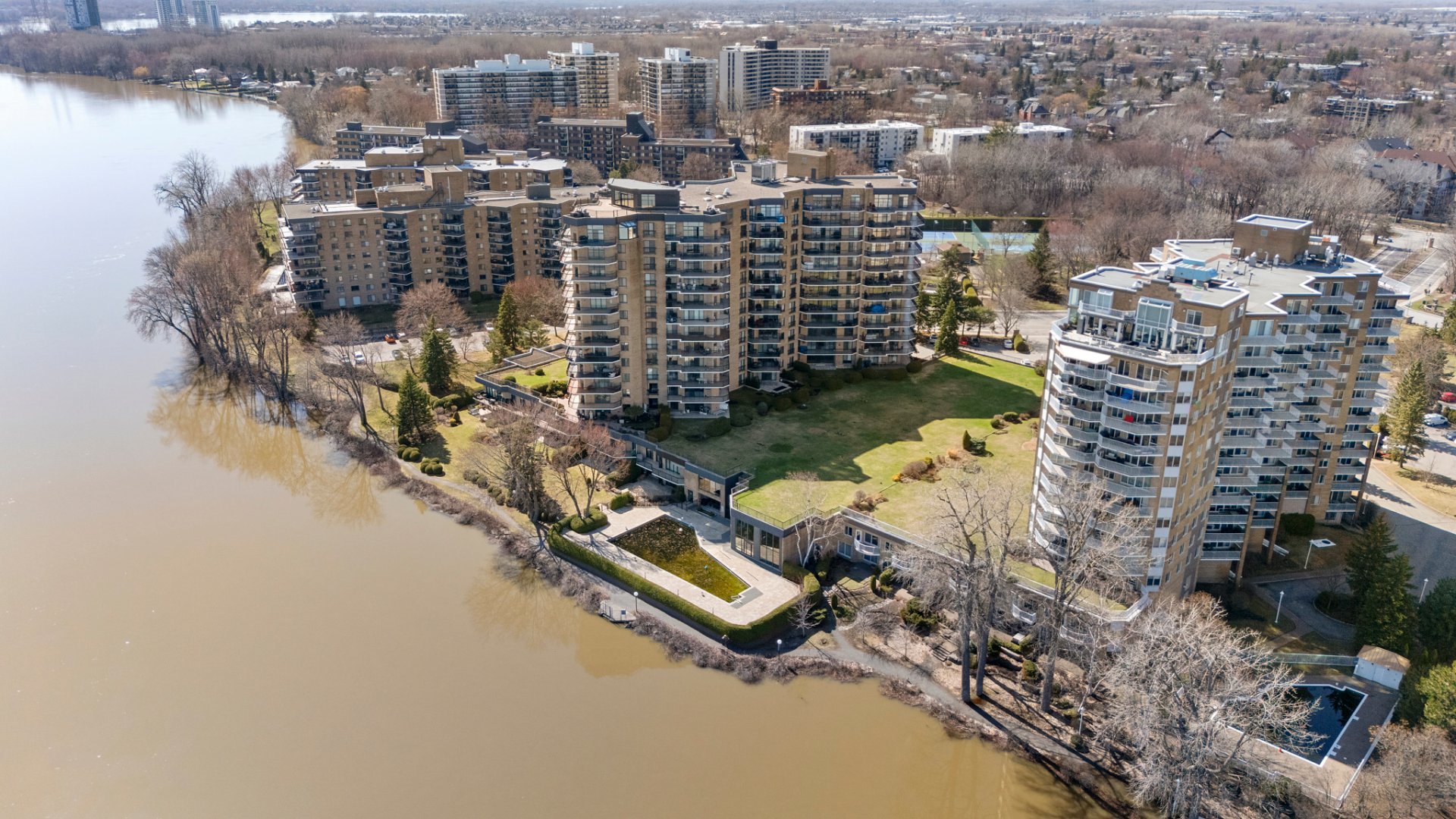 Laval (Chomedey), Québec