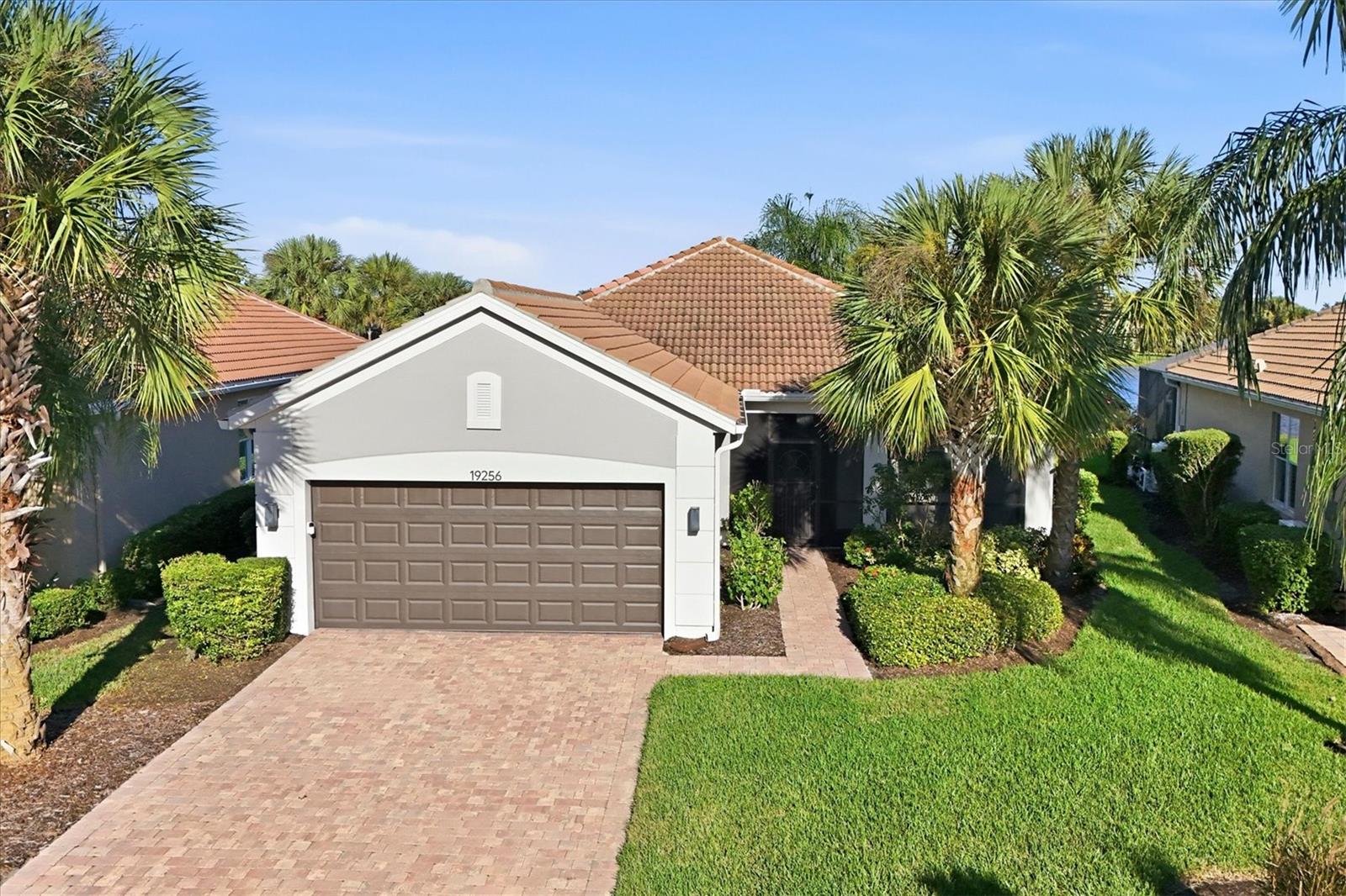 Discover Your Lake View Sanctuary at IslandWalk