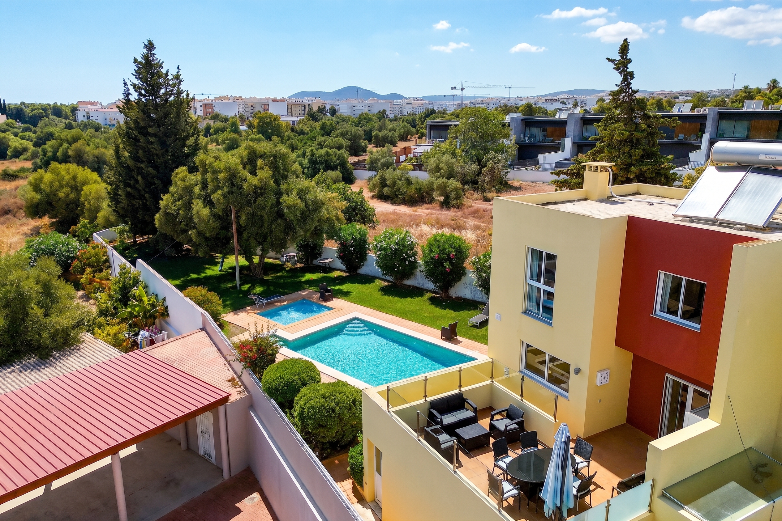 3-Bedroom Townhouse in Gated Community with Pool in Almancil, Close to Resorts